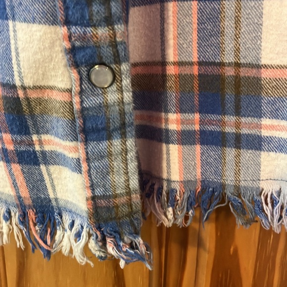 Blue and White Plaid Snap Up Shirt fringes western style - Picture 5 of 7